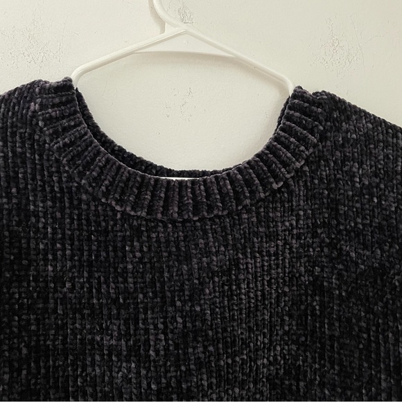 GAP Navy Blue Super Soft Chenile Long Sleeved Sweater - Picture 4 of 16